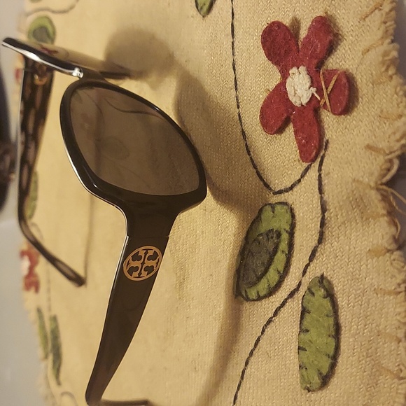 Tory Burch Sunglasses - Picture 10 of 12